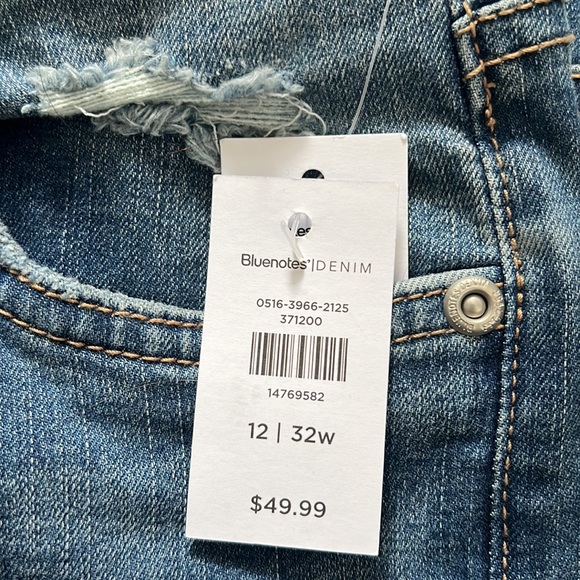 Stressed Ripped High Rise Jegging - Picture 7 of 7